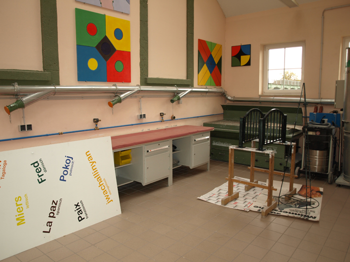 tl_files/aks/img/Schulgebaude SW/innen/Werkstatt Farbe3.jpg